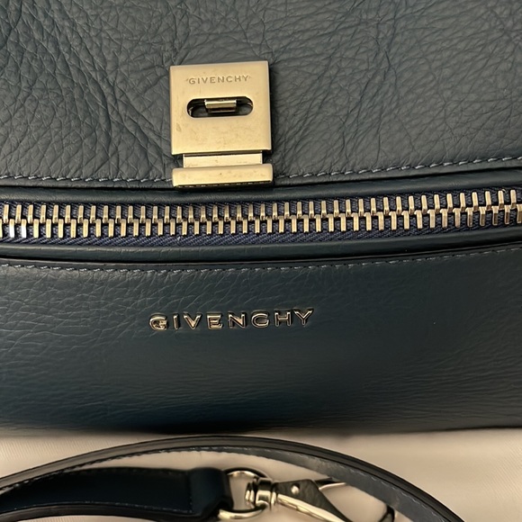 Givenchy Pandora Pure Shoulder Bag in Excellent condition - Picture 3 of 12